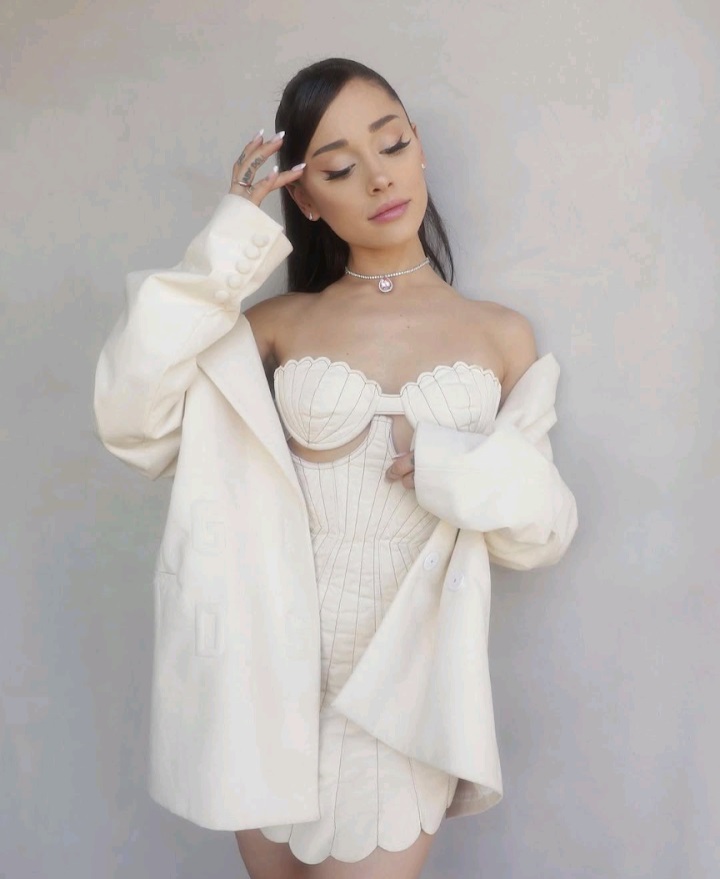 Ariana 曾透露，在她看來沒那麼瘦的時期，她正服用抗抑鬱藥且有酗酒情況。