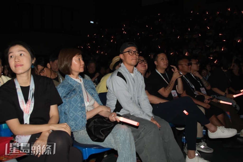 陳奕迅在演唱會開始前最後一刻趕到麥花臣。
