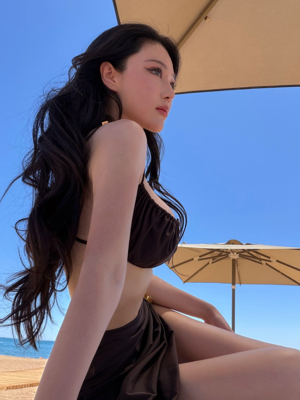 張馨予展示豐滿上圍,畫面非常吸睛。
