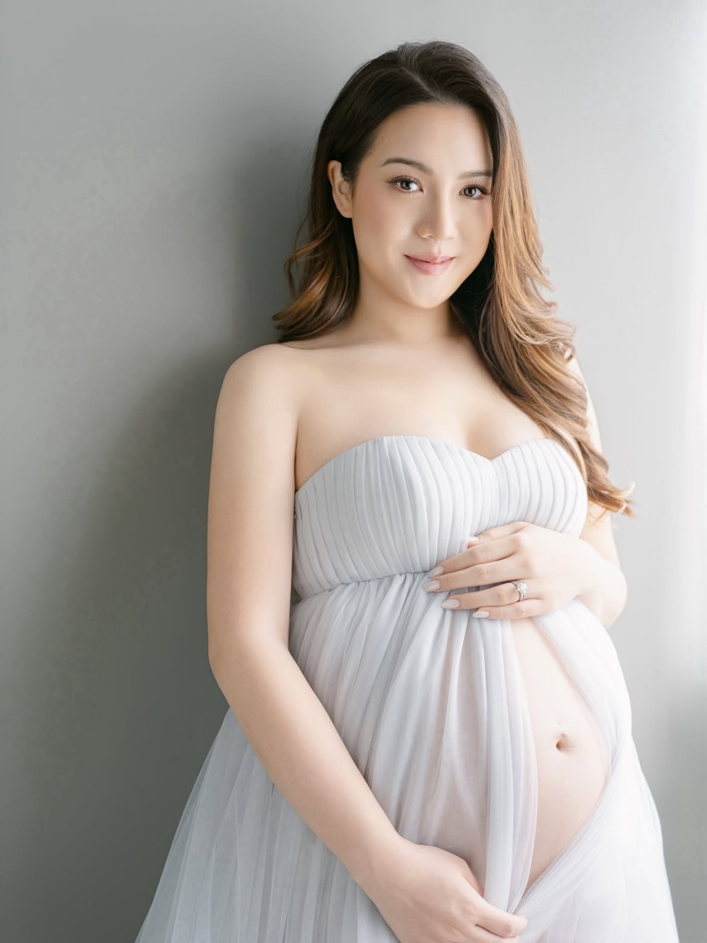 鄺美璇昨日（31日）在IG分享新一輯孕照。