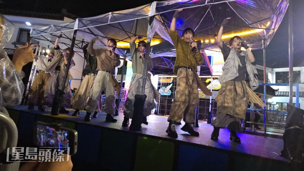 男團ZPOT演出充滿活力。