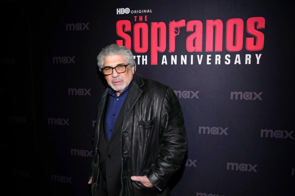 Vincent Pastore的好友透露，因他失聯三日，於周六發現他在家中昏迷。