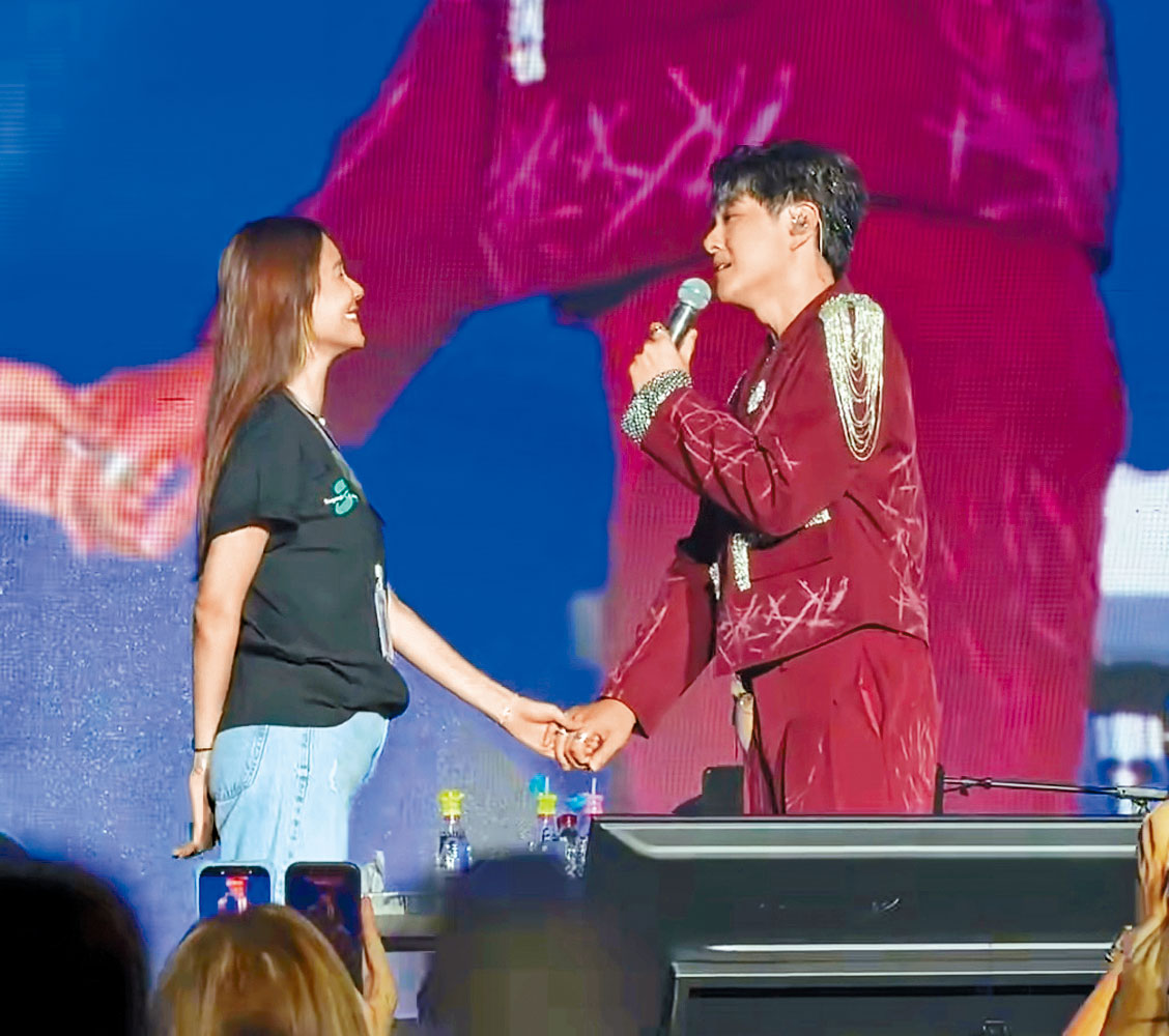 早前翠如到內地撐老公演出，上台送驚喜時被指腹部微隆，惹懷孕疑雲。