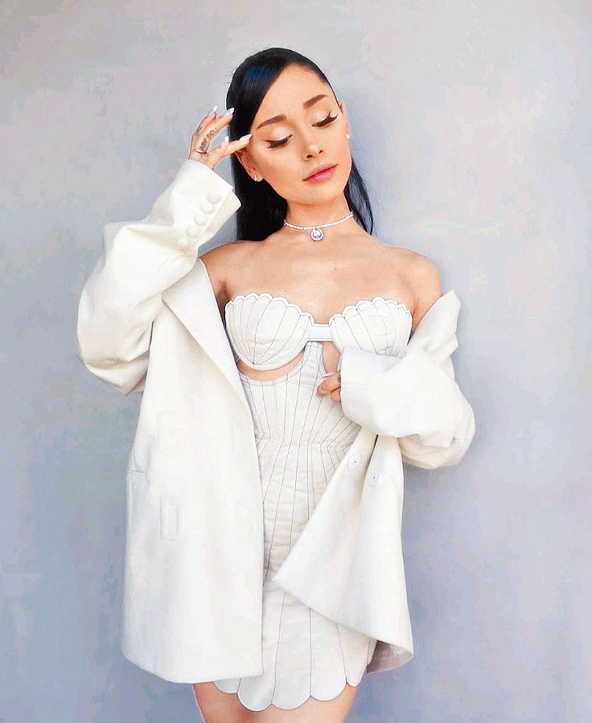 Ariana雖然生得嬌小，但以前她的身材的確正常得多。