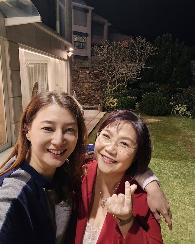 陳伶俐所住的獨立屋擁有一個偌大的花園。