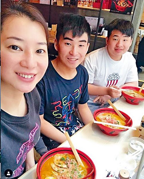 陳伶俐與前夫林敏驄的兩名兒子,分別是大仔「林肯」林哲鋒(Lincoln)及二仔「林善」林溥鋒(Yohji)。