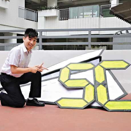 陳伶俐與林敏驄的大仔林肯畢業於聖保羅男女中學。