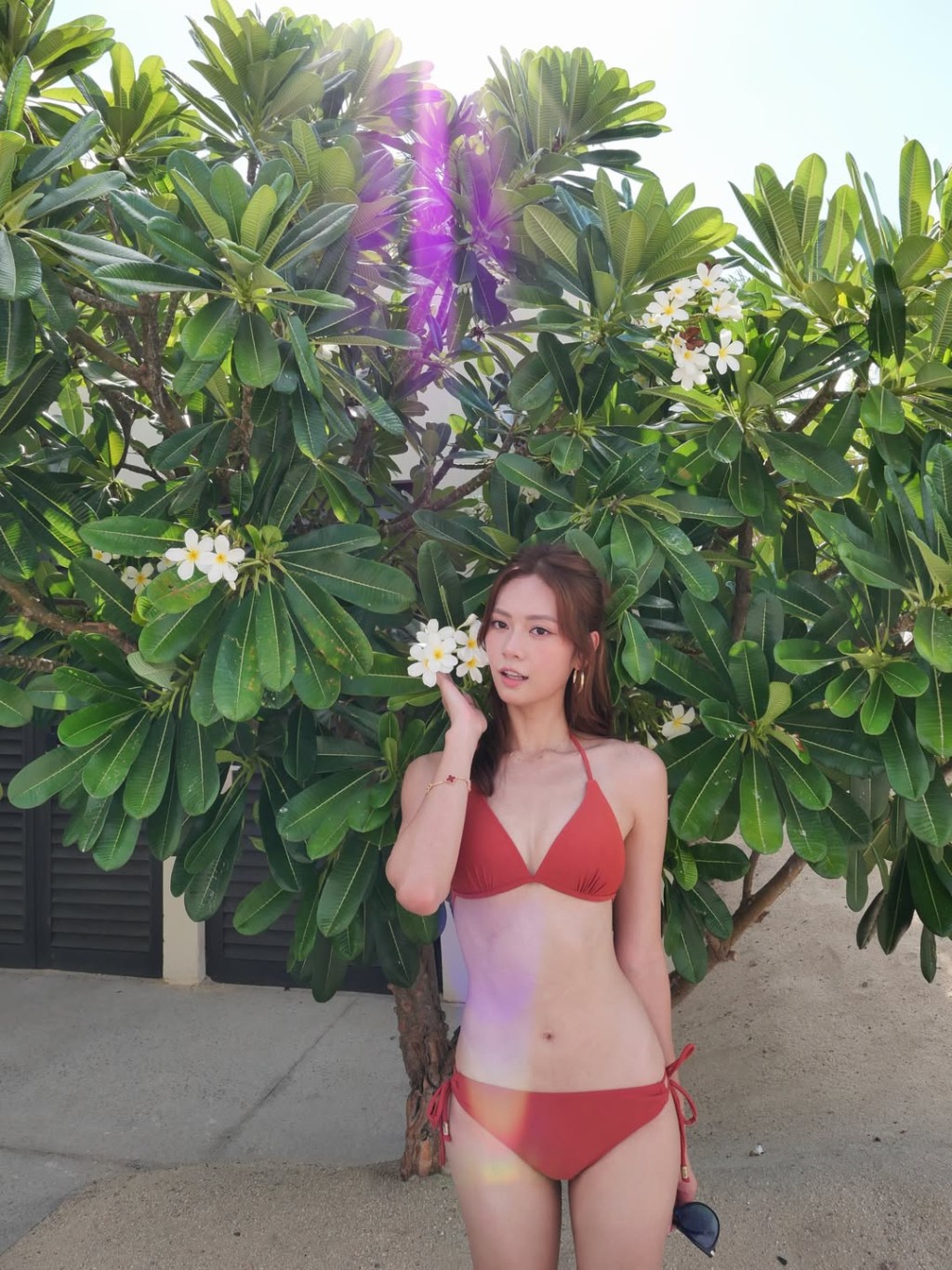 游嘉欣近日在社交平台,分享到墨西哥旅行的比堅尼泳照。