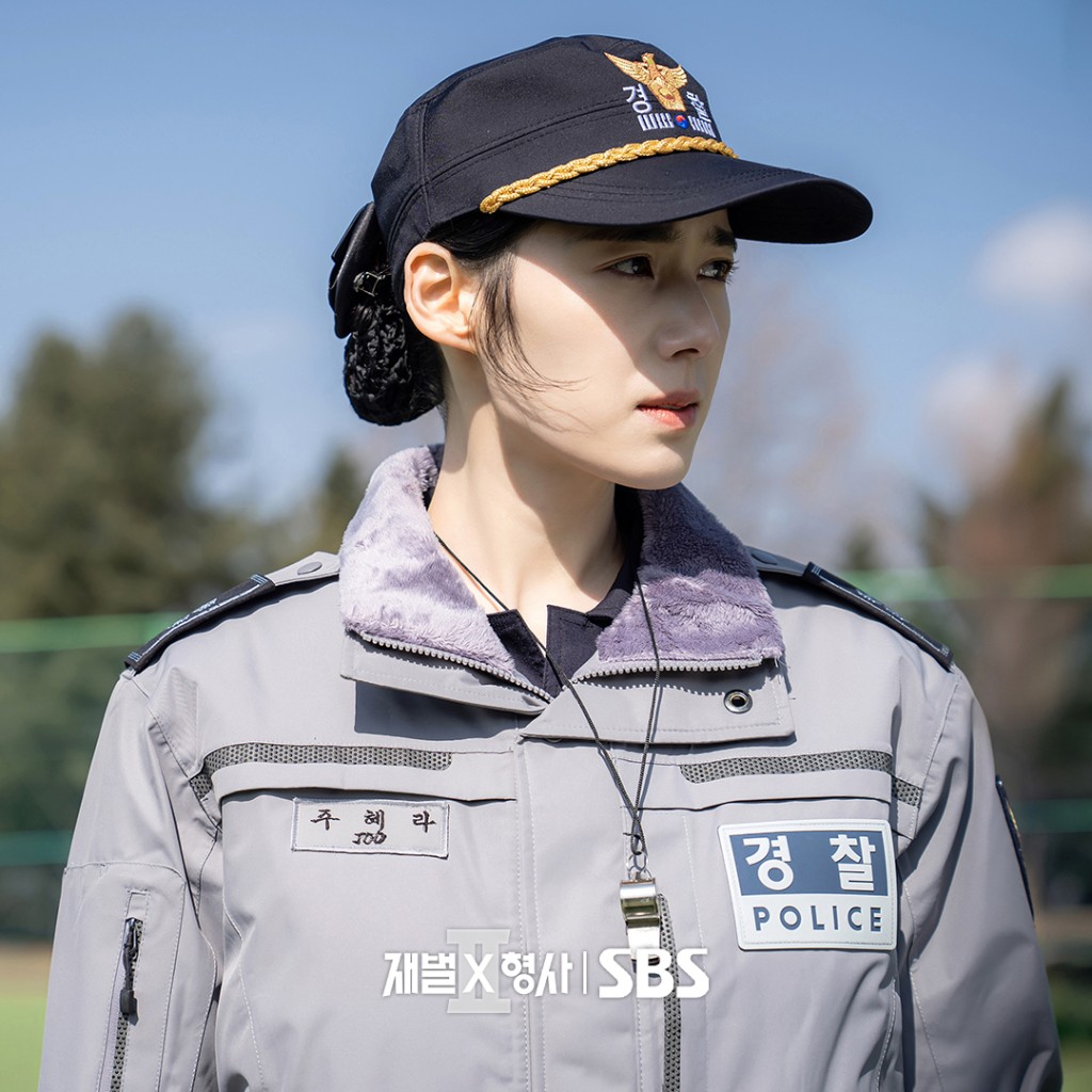 鄭恩彩飾演新任重案組組長朱惠拉。
