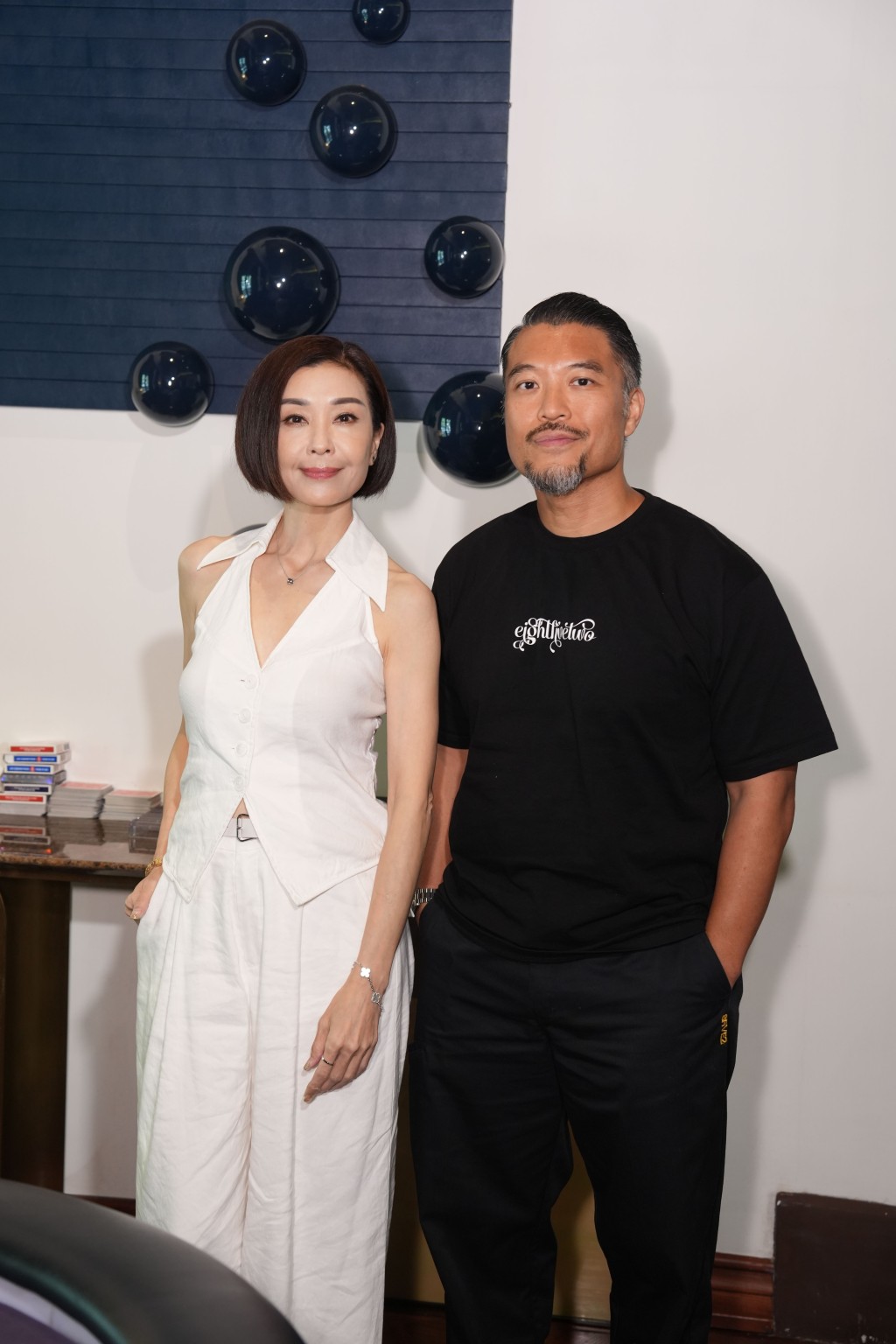 伍詠薇與李凱賢(Brian)主持的HOY節目《九運會客室》在網上反應熱烈。