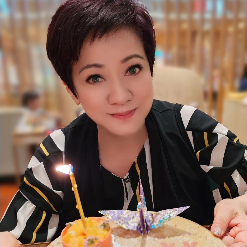 女藝人斑斑在1980年代曾與李岡交往。