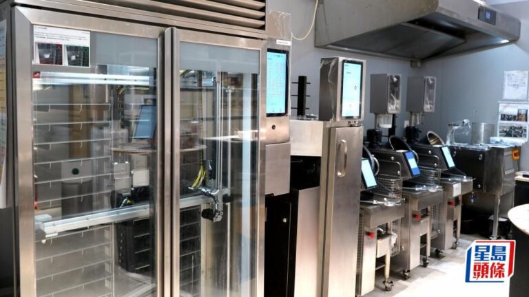 機械臂沖調咖啡 炒菜機自動翻炒 無人廚房技術進駐香港餐飲業