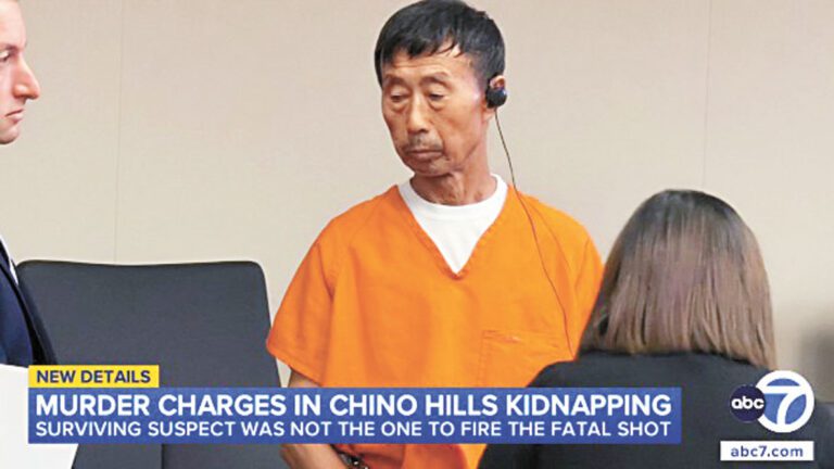 薄建泉於週二上午首次出庭，並對謀殺指控拒不認罪。KABC