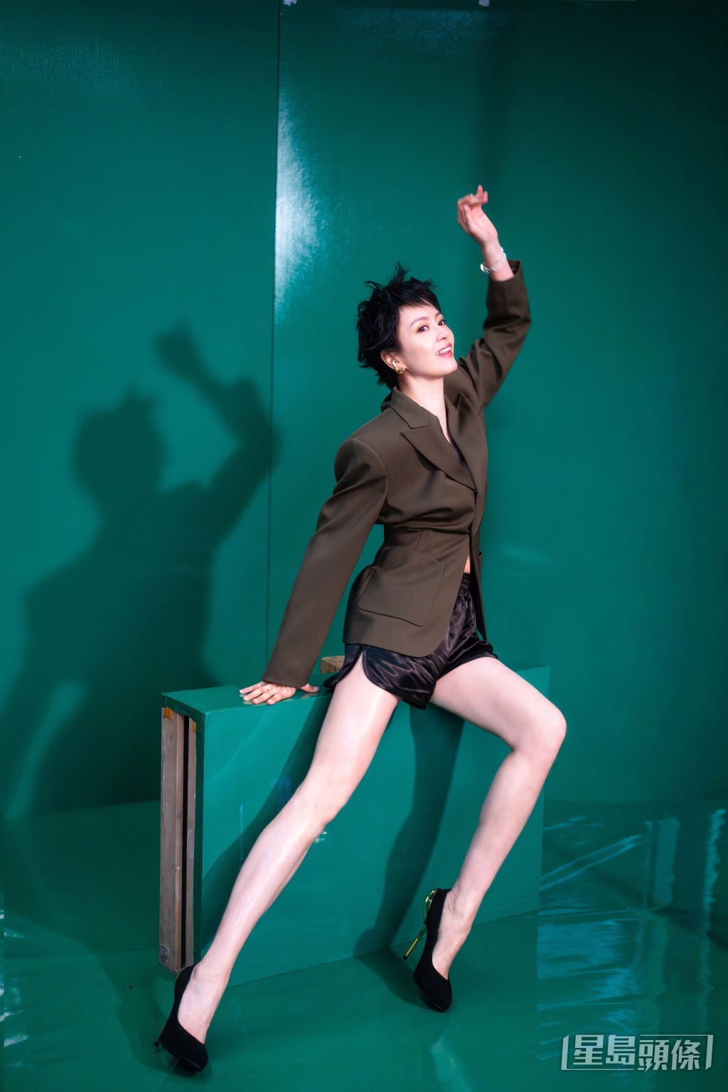為慶祝入行30周年,梁詠琪宣布將於今年11月再登紅館舉行巡迴演唱會。
