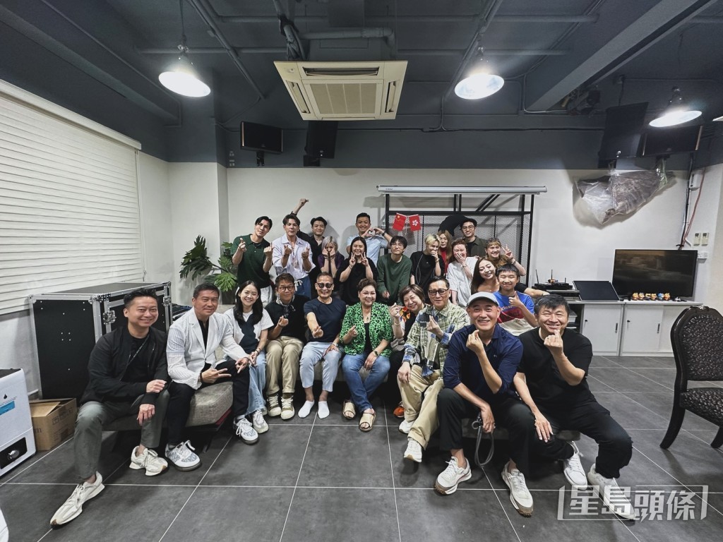 在《亞洲星光大道》中,肥媽、周國豐與張佳添組成了「鐵三角」評審團。