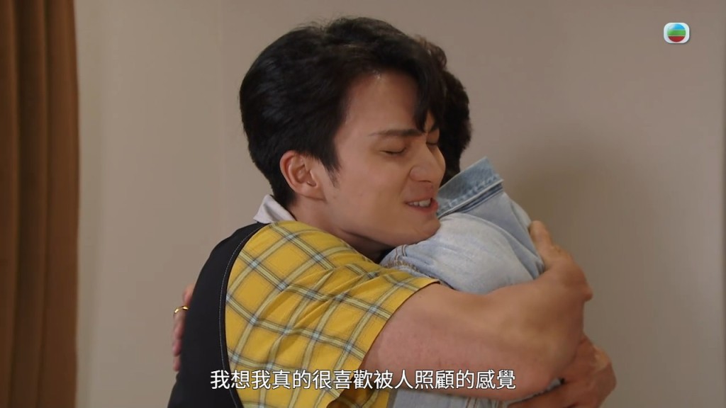 安仔感動地捉實朱凌凌問：「Can you take care of me forever？」
