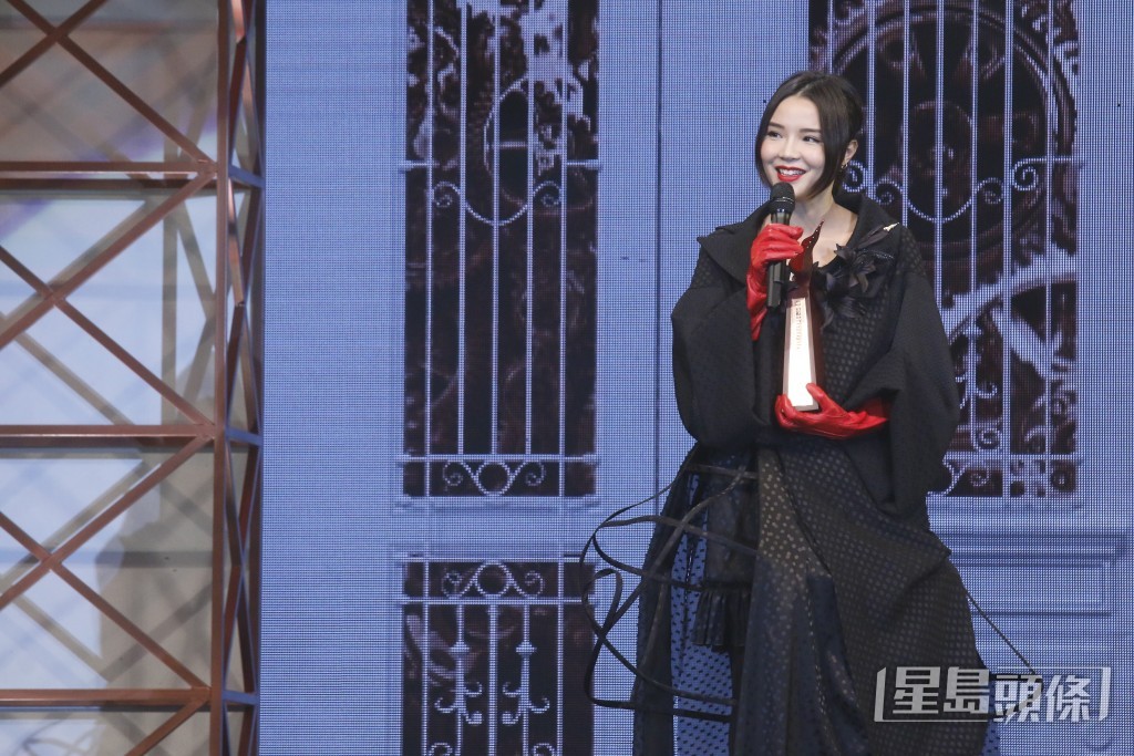 方皓玟曾於2017年及2019年獲得「叱咤樂壇我最喜愛的女歌手」獎項。