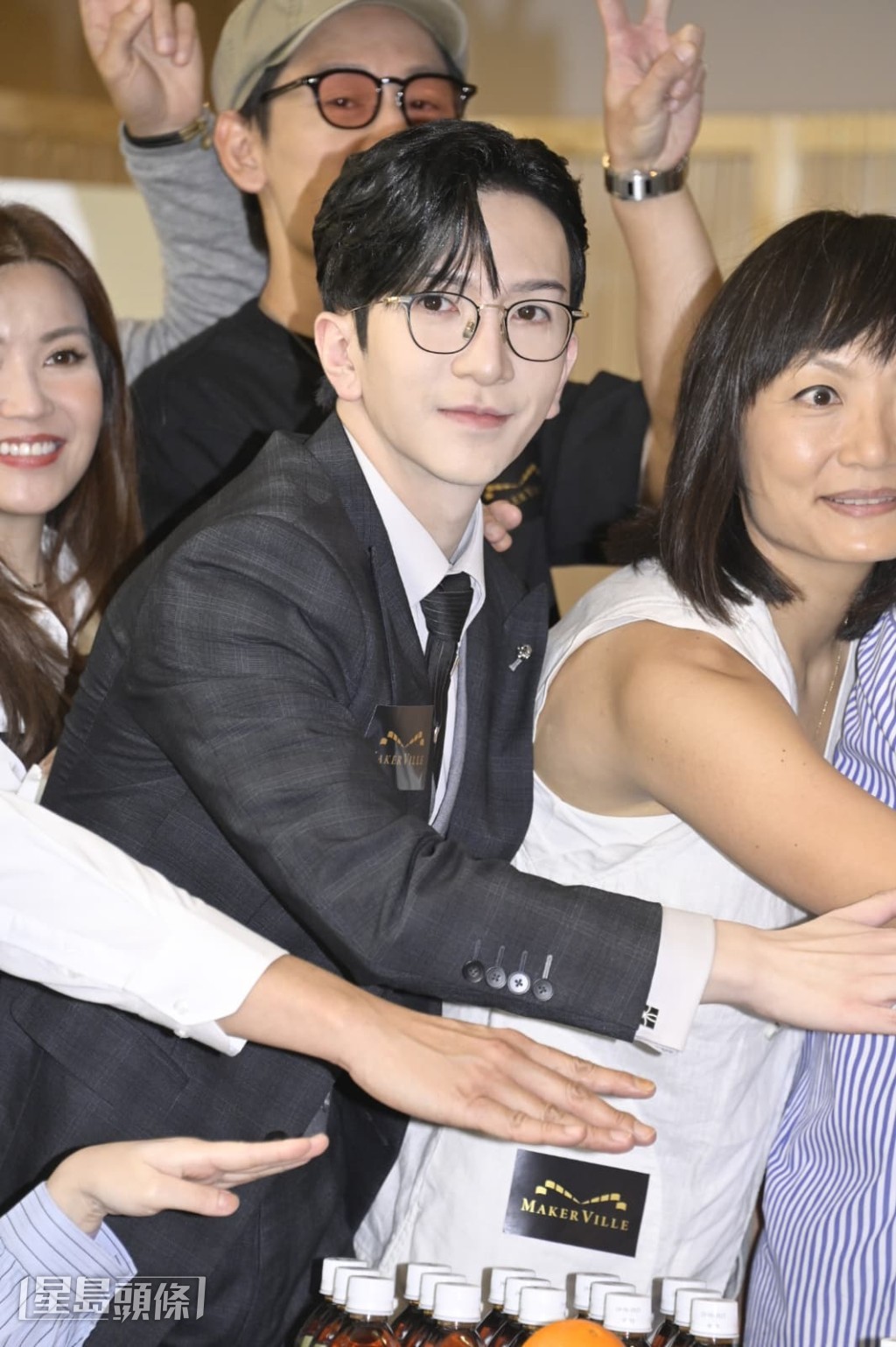 近期拍攝主要以辦公室場口及群戲為主。