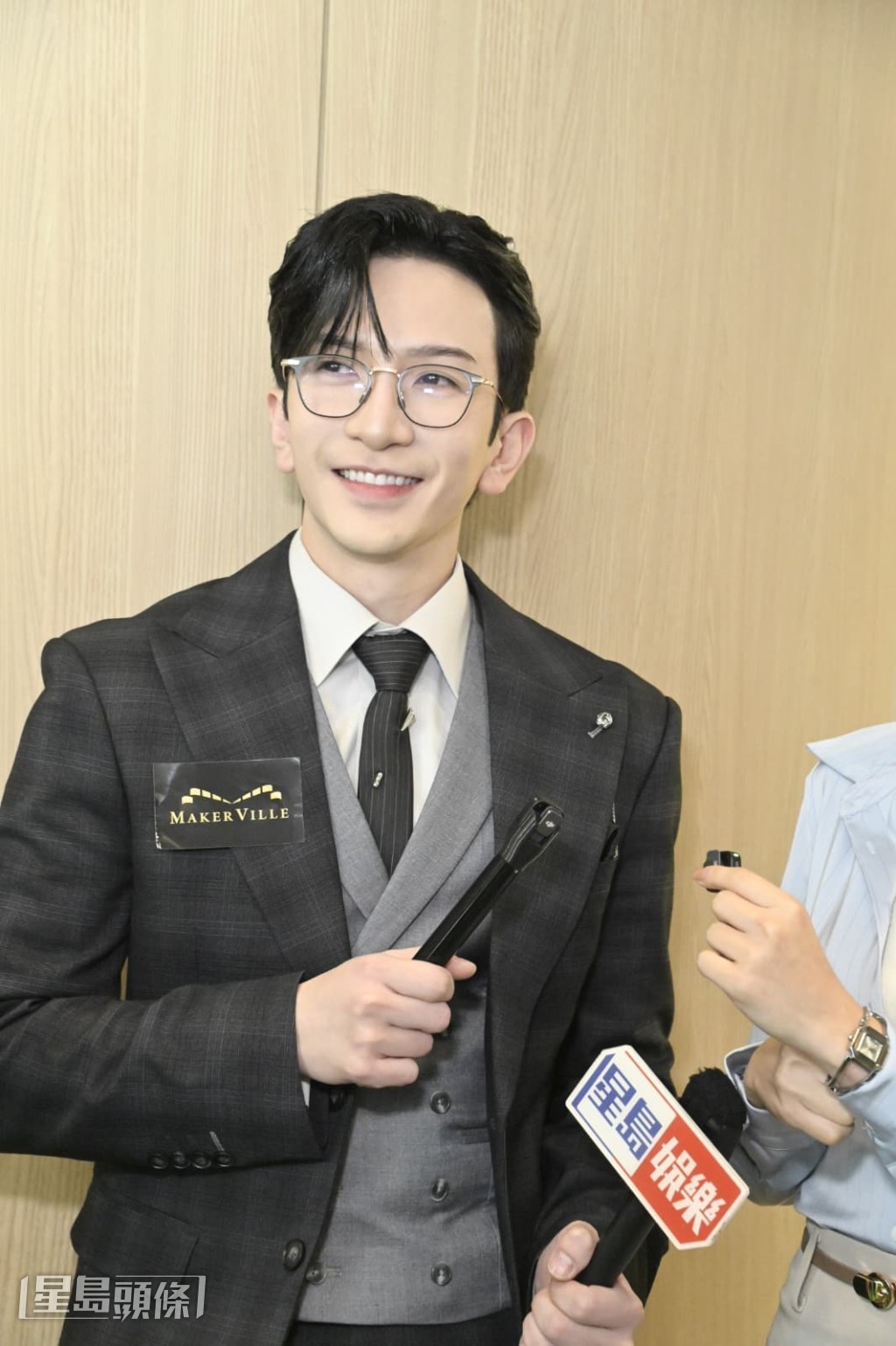 對於被指外景拍攝時比例似「假腳」,盧瀚霆表示不介意。