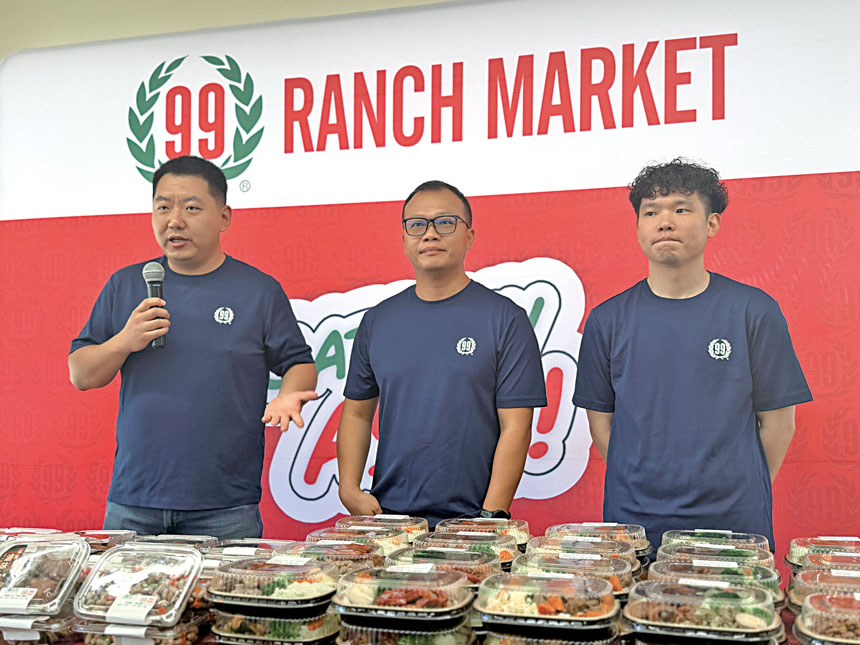 左起：創新總監田濮源、鮮食研發行政主廚 Kin Wai Leung及鮮食專案培訓經理 Jason Chang介紹鮮食產品特色。記者蘇婕雅攝