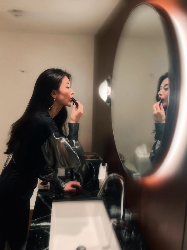 吳建豪的太太荒卷繪美，出生地是日本福岡。