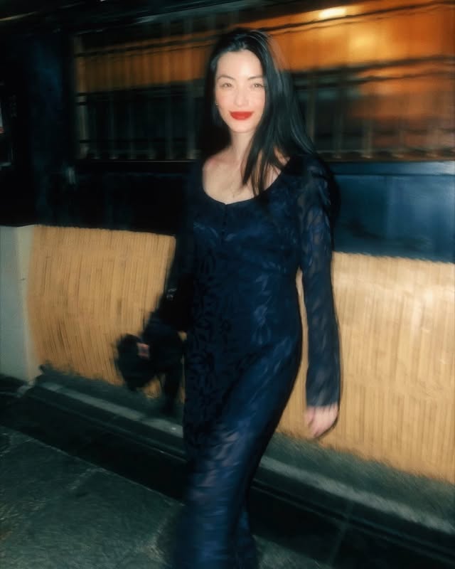 荒卷繪美曾在美劇《聯邦調查局：國際刑警》第四季中客串演出。