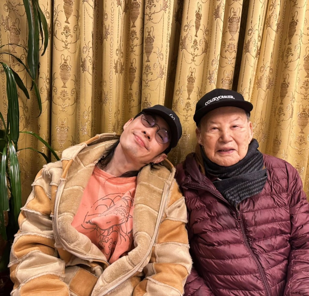沒想到外公在慶祝100歲生日後兩個月便離世。
