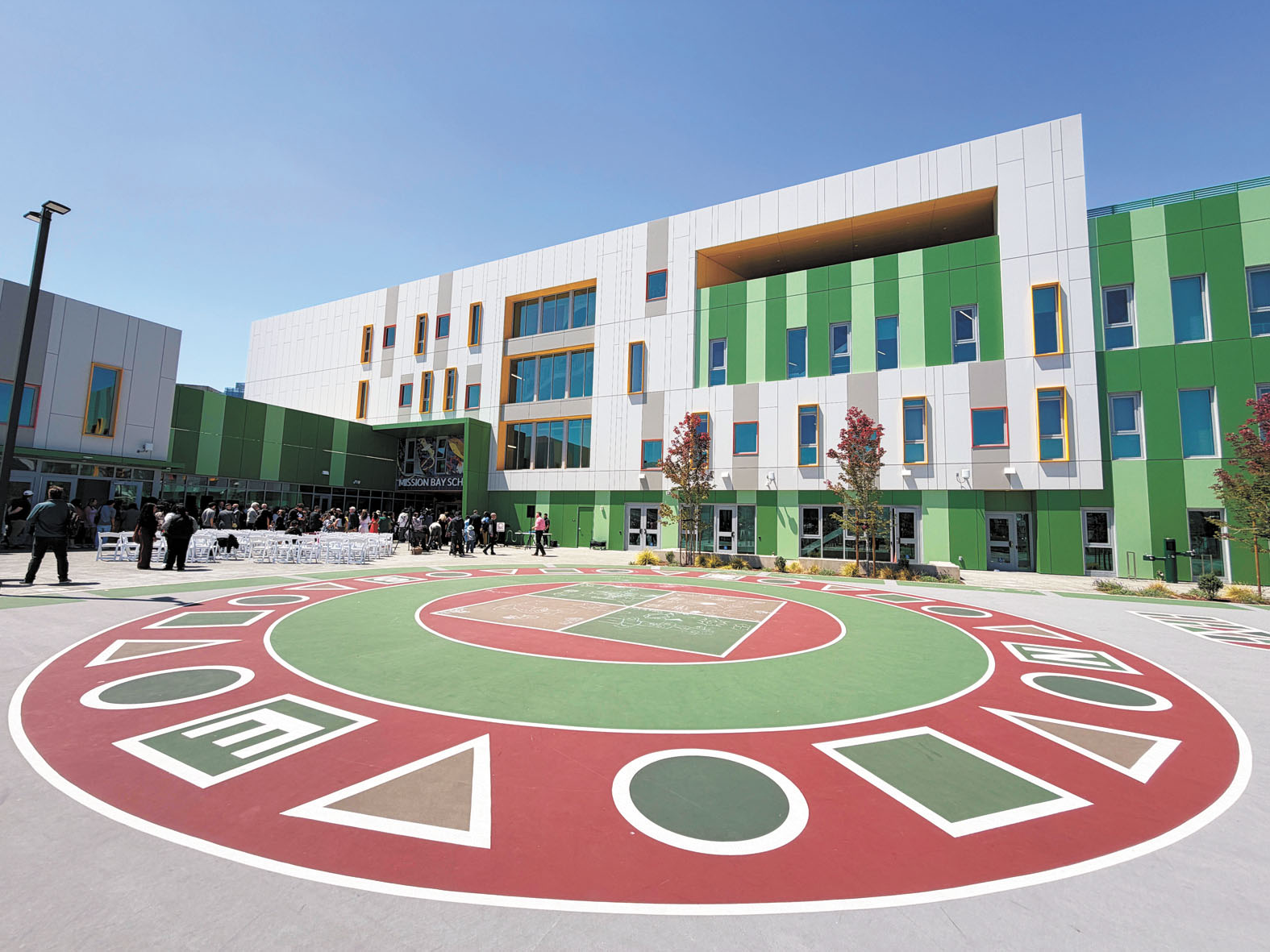 三藩市米慎灣學校(Mission Bay School)歷經逾20年籌劃,終於落成。記者蘇婕雅攝