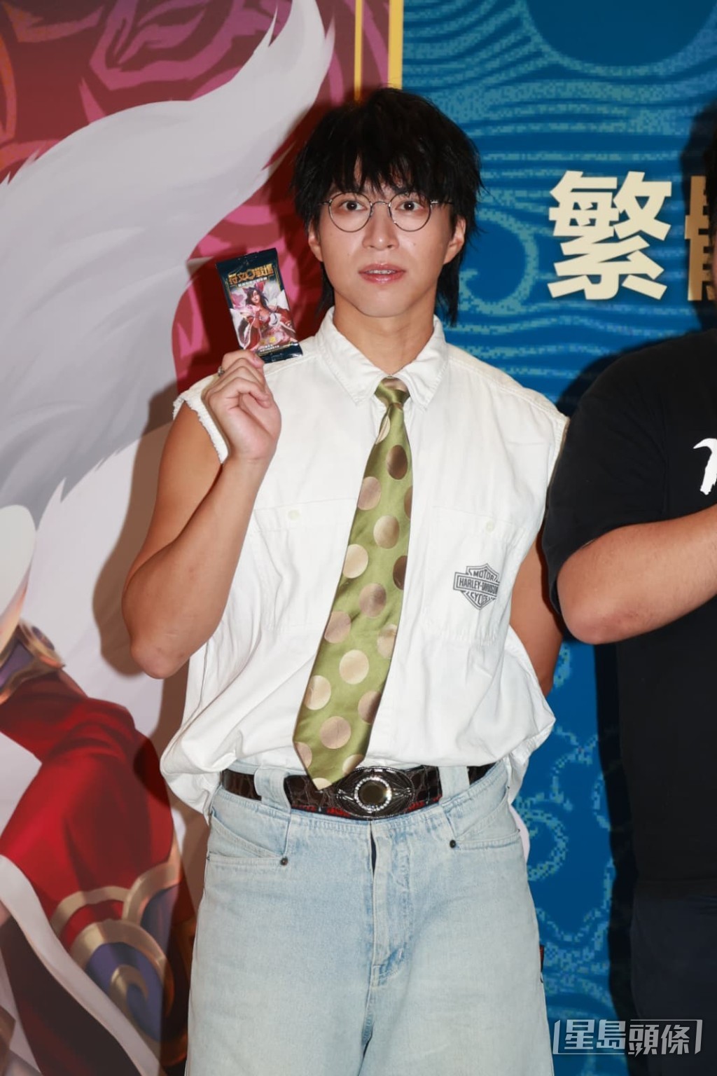 坤哥笑說,特別版卡牌欣賞一下也無妨。