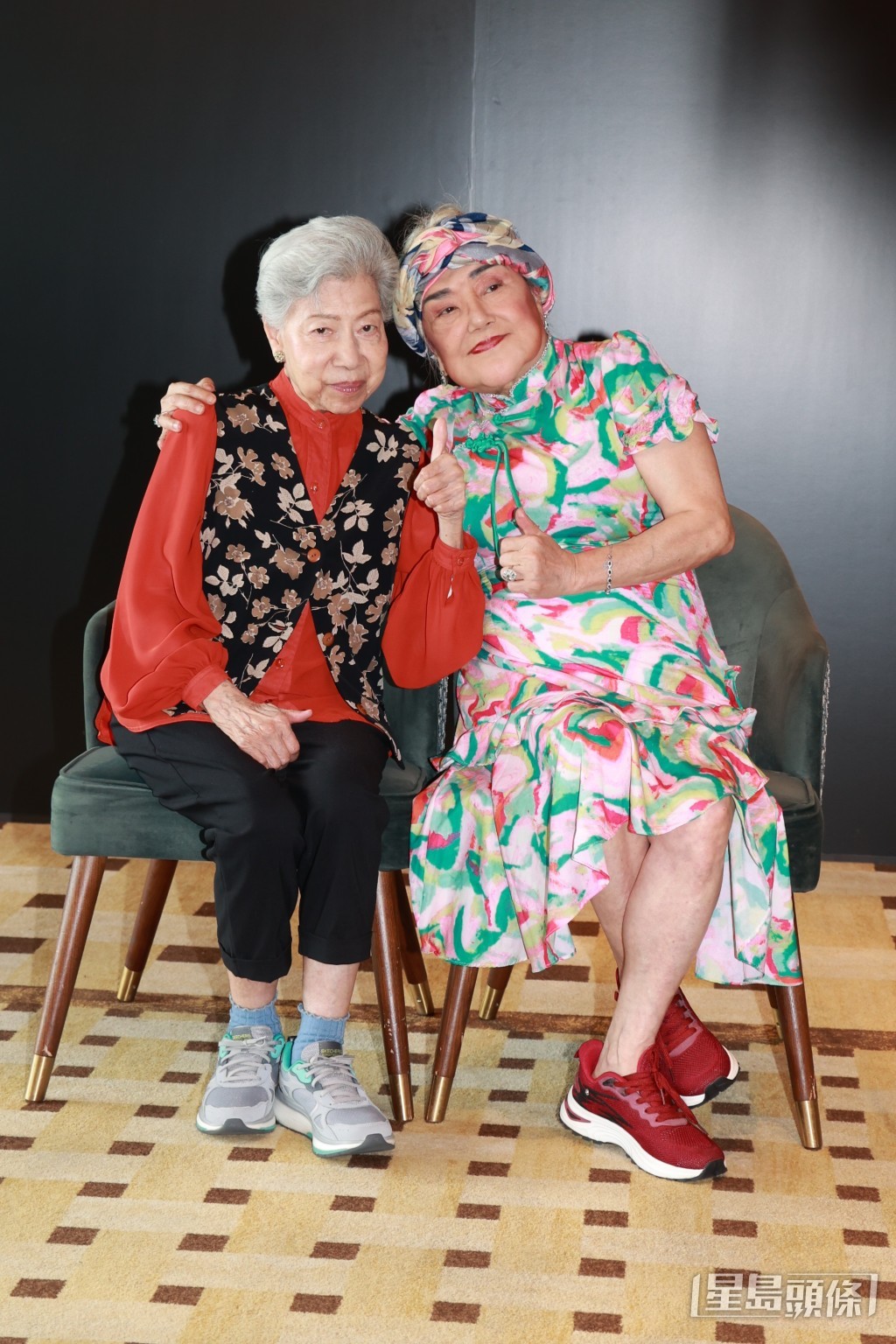 羅蘭與邵音音老友鬼鬼,二人合照時猶如孖公仔。