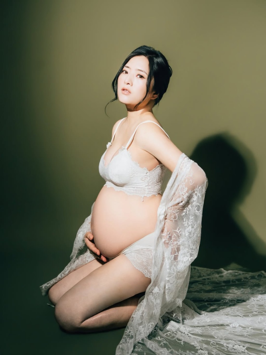 李亦喬早前曾上載懷孕期間的性感照片。