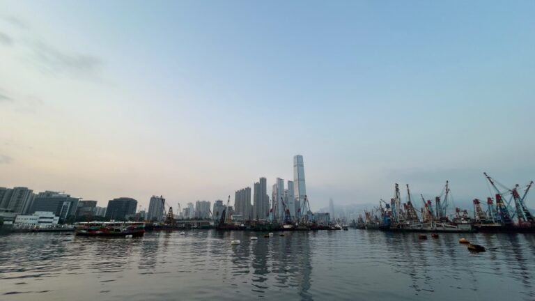 天文台預測日間極端酷熱 市區高溫達35度 稍後局部有驟雨
