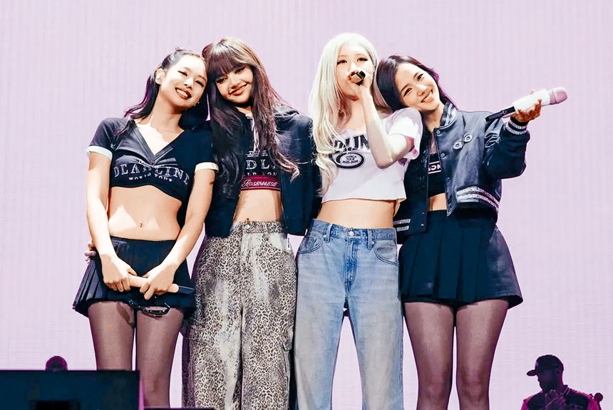 ■YG娛樂在6日才公布招待40名粉絲出席BLACKPINK的粉絲見面會，慶祝10周年，被指毫無誠意。
