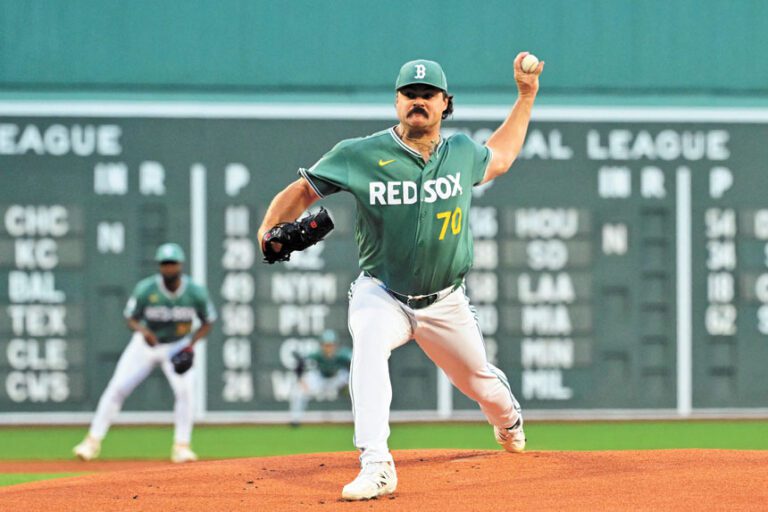 紅襪隊先發投手托勒在對陣運動家第一局比賽中投球。路透社