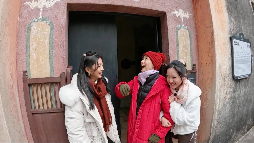 江美儀與郭柏妍多次合作。