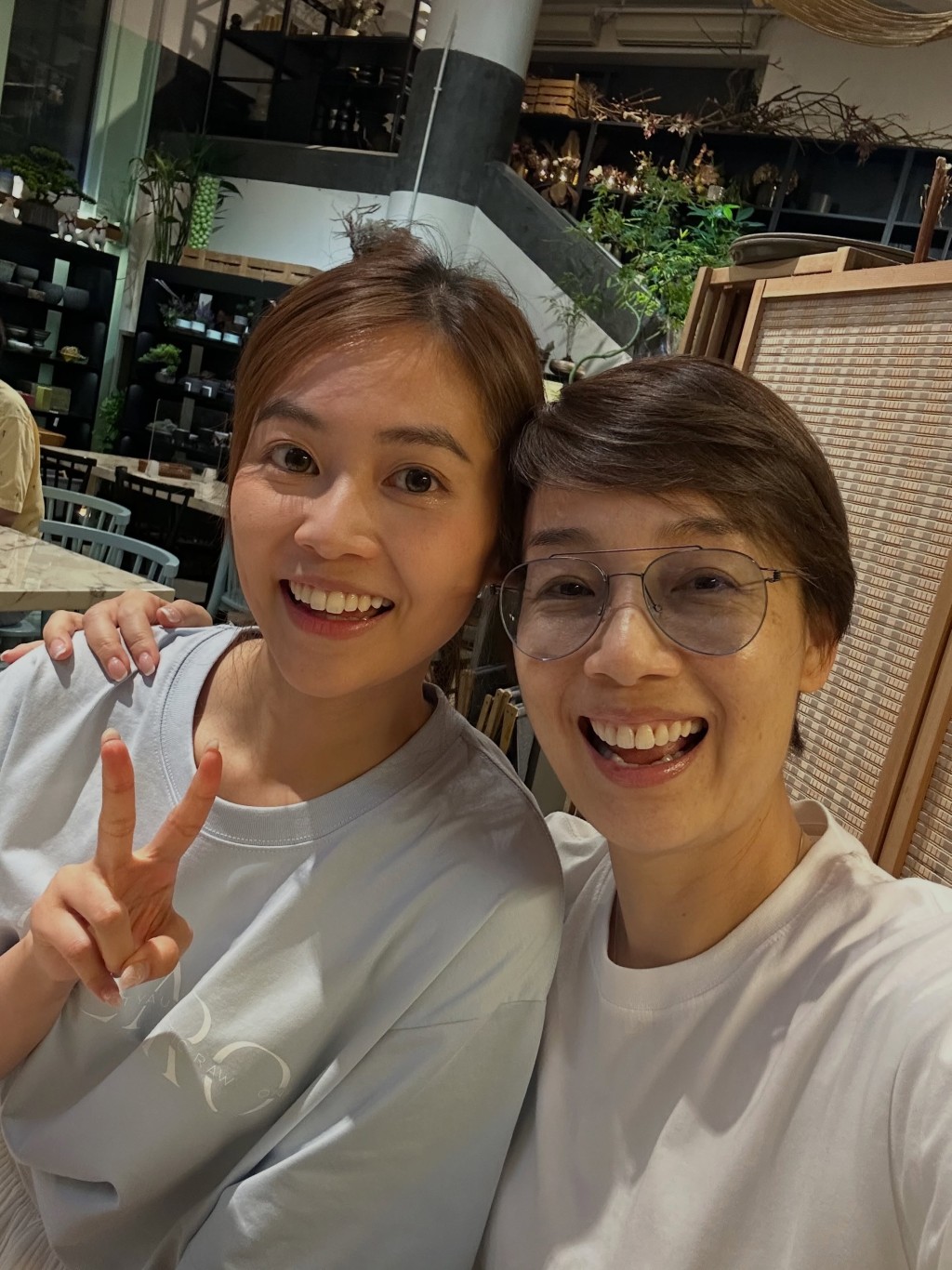 江美儀昨日(7日)在IG分享與郭柏妍的合照,證明二人關係良好。