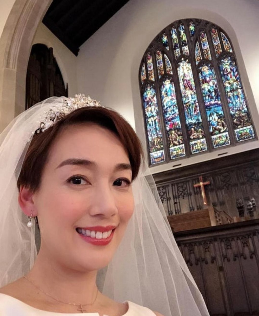 江美儀雖然經歷離婚,但對人生依然充滿希望,並相信愛情。