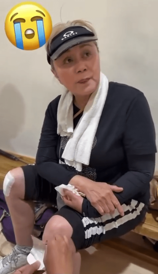 影片中可見林建明兩邊膝蓋均告受傷。