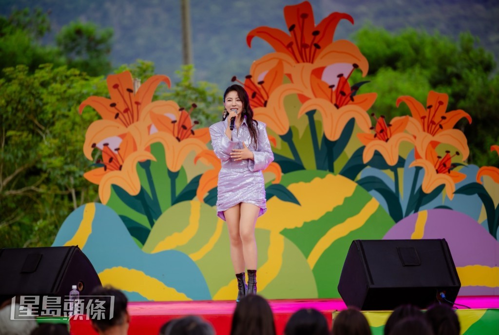 丁噹為花蓮金針花季特別拍攝了一系列旅遊推薦影片。