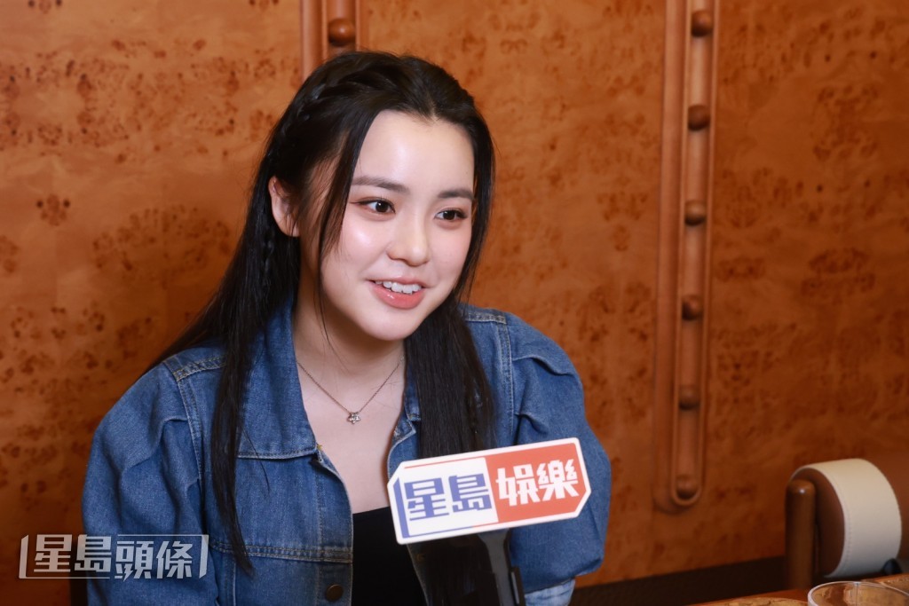被問及父母是否擔心她在美國拍拖，Chantel笑言他們對她既放手又放心。