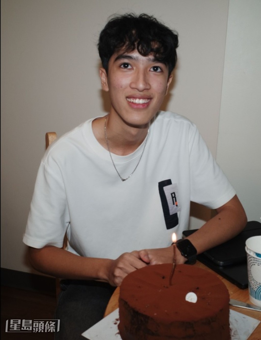 與李克勤兒子李立仁傳出緋聞，但Chantel強調兩人感情如同姊弟。