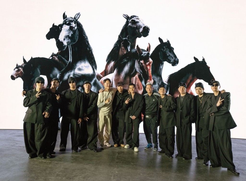 郭富城投入拍攝馬會年度主題曲《衝衝衝》的MV。