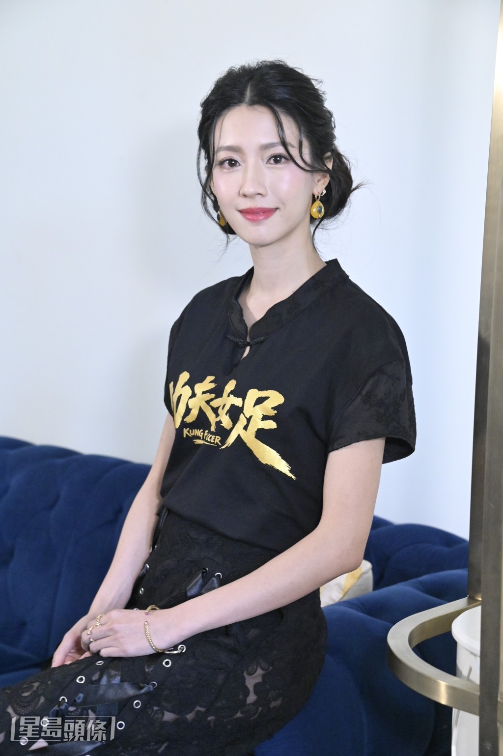她表示當時因拍攝未有即時治理，三個月後仍感疼痛，才知是慢性發炎。