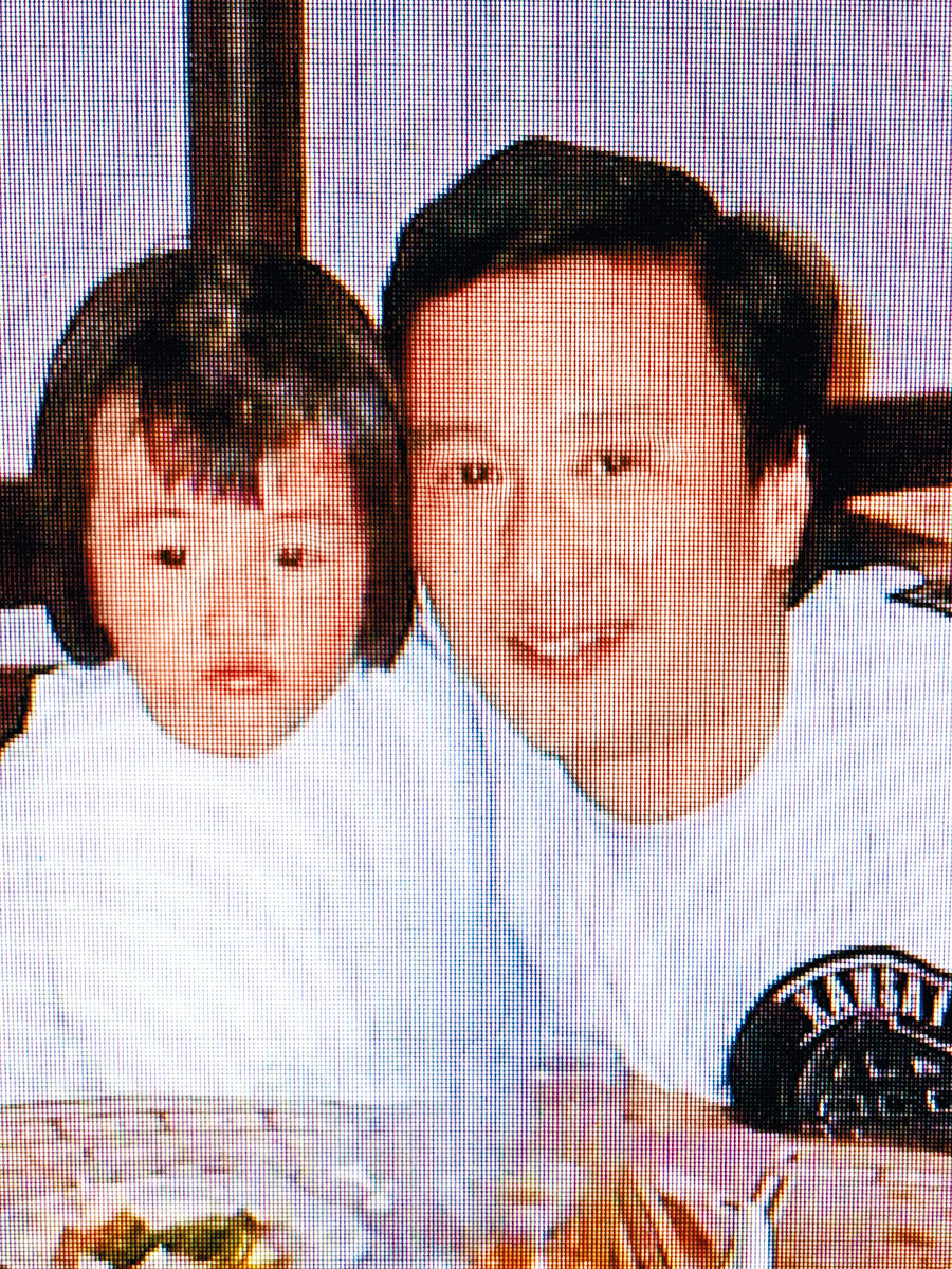 ■謝婷婷分享不同人生階段與父親的合照。