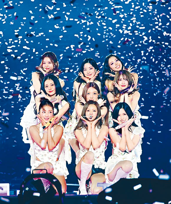 ■定延（左四）雖離巢，但將繼續TWICE的活動。