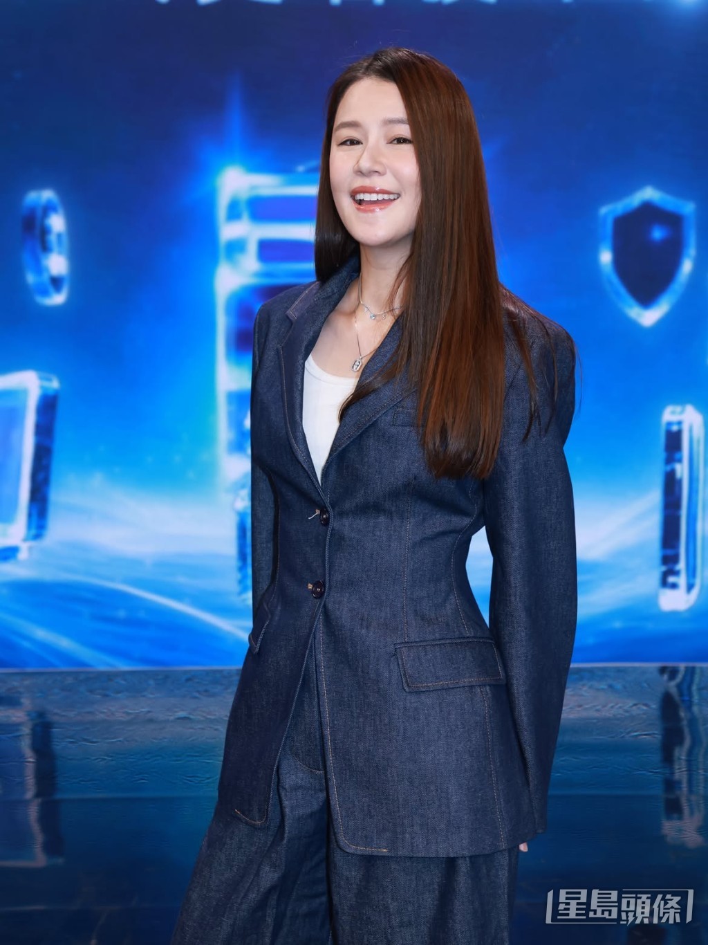洪永城指黃翠如現實中並不如上鏡般纖瘦。