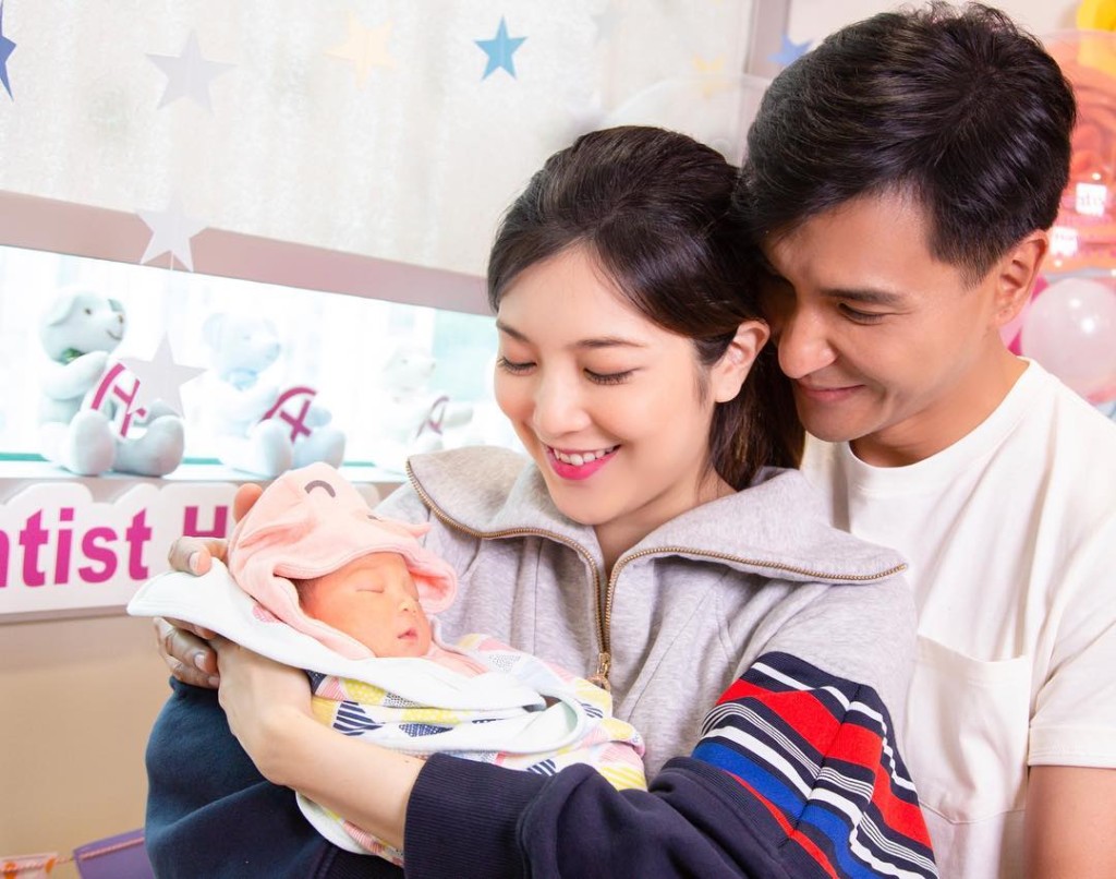 單文柔於2019年為陳展鵬誕下女兒。
