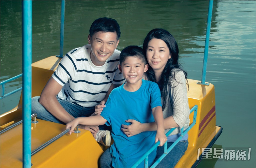 在陳錦鴻夫婦悉心照顧下,兒子在學業上取得名列前茅的成績。