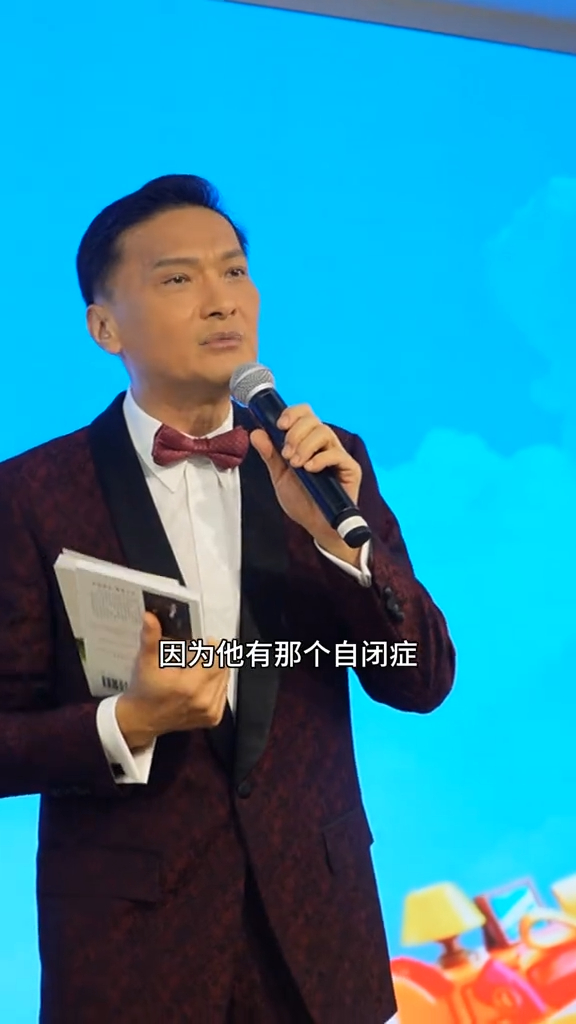 為了照顧患有自閉症的兒子,陳錦鴻決定約滿後放棄工作。