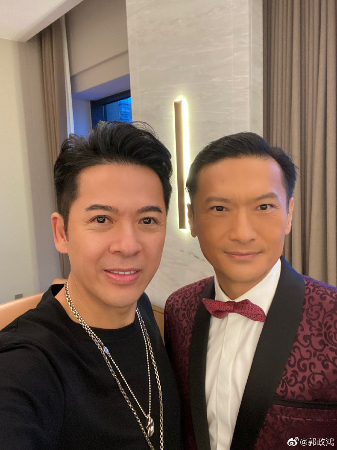 隨着兒子長大,陳錦鴻已逐漸復出並到內地工作。